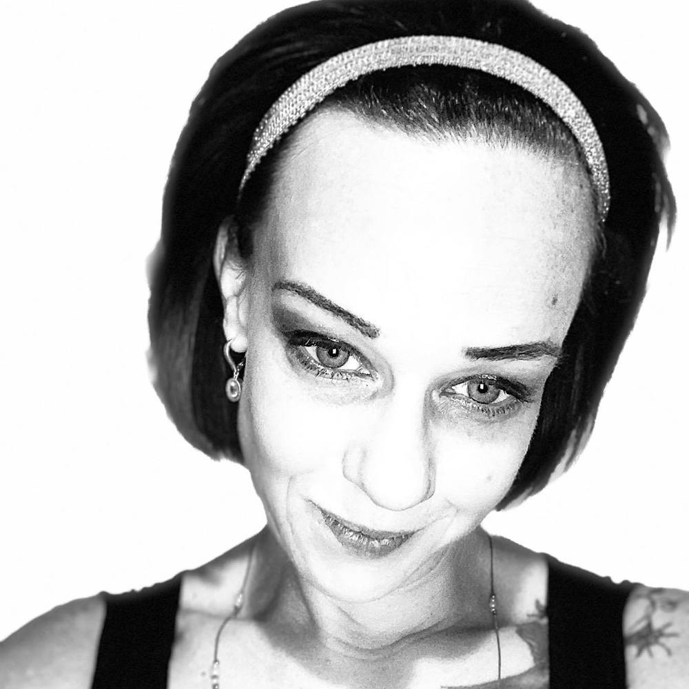 Meet your Posher, Leslie